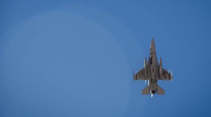 США представили модифицированный истребитель F-16 Fighting Falcon США представили модифицированный истребитель F-16 Fighting Falcon