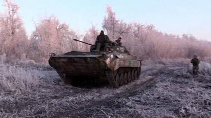 Ополчение под покровом тумана укрепляет позиции в аэропорту Донецка Ополчение под покровом тумана укрепляет позиции в аэропорту Донецка