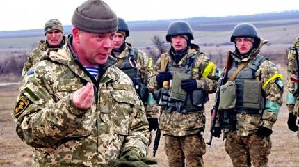 Военных «нагнули»: Офицеров ВСУ заставили извиниться перед меджлисовцами Военных «нагнули»: Офицеров ВСУ заставили извиниться перед меджлисовцами