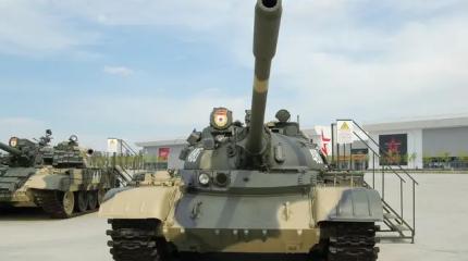 Участвующий в СВО Т-55 лучше бронирован и бьет на 6 км дальше, чем Leopard