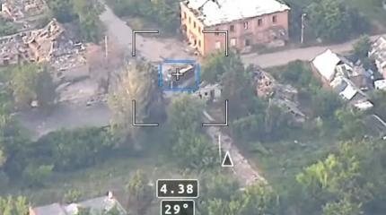 Охота с пикированием: "Ланцет" с автозахватом уничтожает цель ВСУ