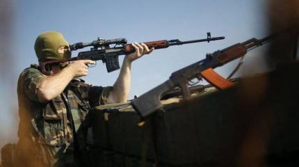 В Счастье идут бои, из Старобельска и Новойадара нацгвардия отступает В Счастье идут бои, из Старобельска и Новойадара нацгвардия отступает