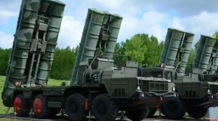 Ломает старые стандарты: ЗРК С-400 может мгновенно купировать угрозы