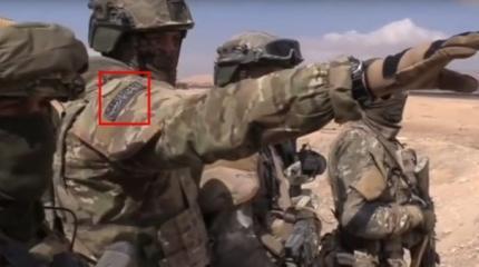 Боец ССО РФ запечатлен с нашивкой «Служу тебе, о Зейнаб!» Боец ССО РФ запечатлен с нашивкой «Служу тебе, о Зейнаб!»