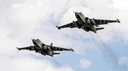 Русские фронтовые бомбардировщики разнесли позиции боевиков в Идлибе Русские фронтовые бомбардировщики разнесли позиции боевиков в Идлибе
