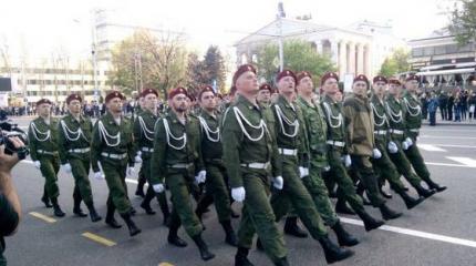 В Киеве готовы на все, лишь бы парад в Донецке был отменен В Киеве готовы на все, лишь бы парад в Донецке был отменен