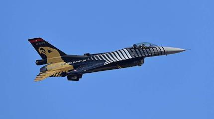 Турецкие F-16 могут атаковать авиабазу сил Хафтара в Ливии