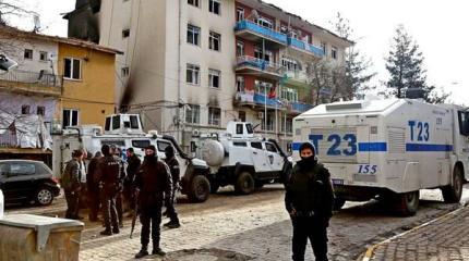 В Турции взорвали военную автоколонну В Турции взорвали военную автоколонну