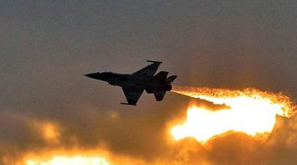 Израильские самолеты нанесли очередной удар по Сирии Израильские самолеты нанесли очередной удар по Сирии