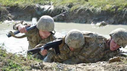 На Донбассе ВСУшники расстреляли офицера и сбежали из зоны АТО