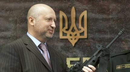 Турчинов рассказал, что Запад просил «не бряцать оружием»