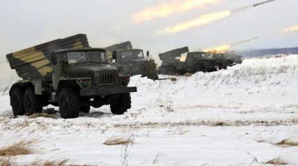 Зима снизит активность киевской армии, но не прекратит обстрелы городов Донбасса Зима снизит активность киевской армии, но не прекратит обстрелы городов Донбасса