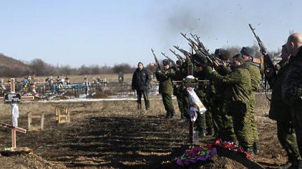 С 15 февраля на востоке Украины должны прекратить стрелять, а что дальше? С 15 февраля на востоке Украины должны прекратить стрелять, а что дальше?