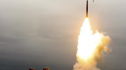 Военные Северного флота открыли огонь из зенитно-ракетных комплексов Военные Северного флота открыли огонь из зенитно-ракетных комплексов