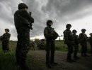 Украинских военных на Донбасс отправляют в касках времен ВОВ Украинских военных на Донбасс отправляют в касках времен ВОВ