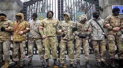«Эти батальонные бунты могут перерасти в очередную революцию» «Эти батальонные бунты могут перерасти в очередную революцию»