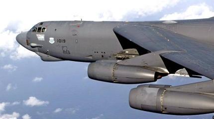 Американский B-52 подпустили поближе для «проверки наглости»