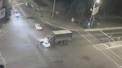 В Мариуполе военный грузовик устроил ДТП В Мариуполе военный грузовик устроил ДТП