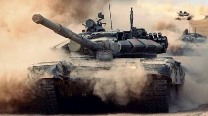 Ополченцы устроили гонки Т-72 и трофейного «Булата» Ополченцы устроили гонки Т-72 и трофейного «Булата»
