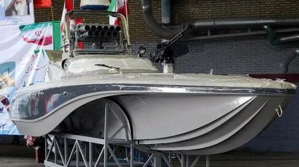 Стаи из сотен катеров флота Ирана будут "рвать в клочья" суда нарушителей