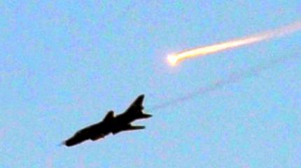 Боевики засняли, как Су-22 ушёл от ракеты ПЗРК в Сирии Боевики засняли, как Су-22 ушёл от ракеты ПЗРК в Сирии