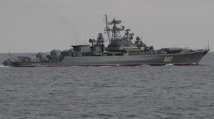 Корабль ВМФ РФ отогнал делегацию с Украины от вышек Черноморнефтегаза