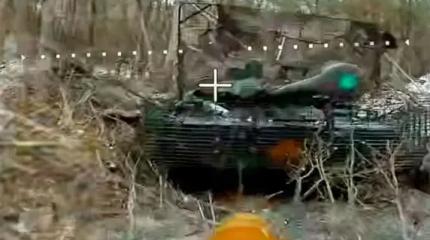 Французские колесные танки AMX-10CR снова стали жечь на передовой