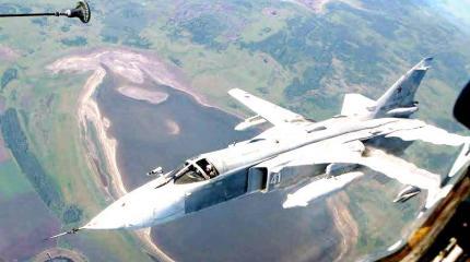 Дозаправка Су-24МР в воздухе Дозаправка Су-24МР в воздухе