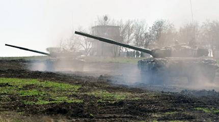 В ЗВО по учебной тревоге подняли части Первой танковой армии