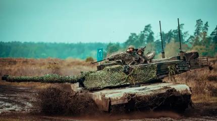 Танки M1A1 FEP Abrams воевали против PT-91 Twardy на учениях в Польше Танки M1A1 FEP Abrams воевали против PT-91 Twardy на учениях в Польше
