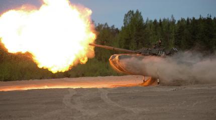 Киев отправил силовикам в Донбасс танки Т-80 Киев отправил силовикам в Донбасс танки Т-80