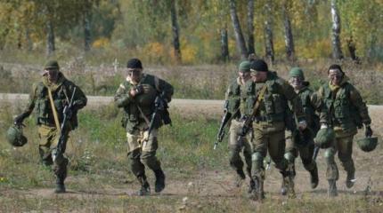 На учениях «Центр-2015» российские войска изучали тактику формирований террористов На учениях «Центр-2015» российские войска изучали тактику формирований террористов