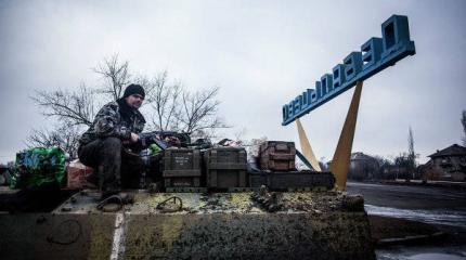Конфликтующие стороны в Донбассе ждут мира, но продолжают воевать Конфликтующие стороны в Донбассе ждут мира, но продолжают воевать