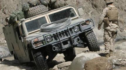 Украинские военные пожаловались на вездеходы Humvee из США Украинские военные пожаловались на вездеходы Humvee из США