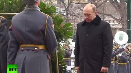 Владимир Путин возложил венок к Могиле Неизвестного Солдата