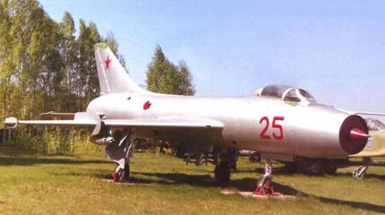 Су-7. Фронтовой истребитель Су-7. Фронтовой истребитель