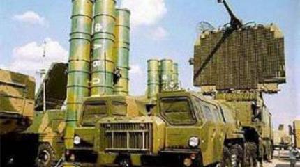 Россия поставит Беларуси 4 дивизиона ЗРК С-300 до конца 2015 года Россия поставит Беларуси 4 дивизиона ЗРК С-300 до конца 2015 года