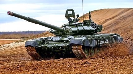 В Сети появилось видео с передвижением «десятков танков Т-72» к Украине В Сети появилось видео с передвижением «десятков танков Т-72» к Украине