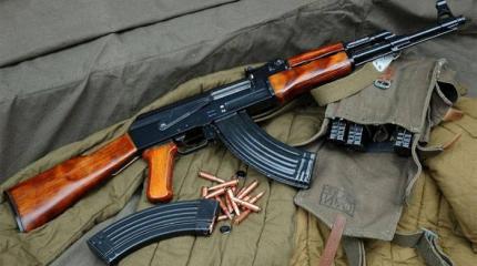 С АК-47 легко превзойти американского солдата в огневом бою С АК-47 легко превзойти американского солдата в огневом бою