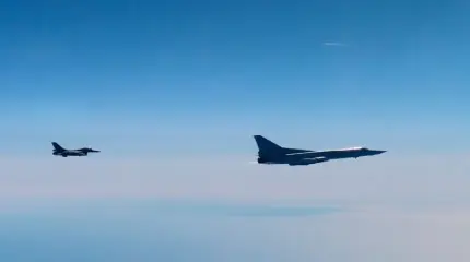 Российский Ту-22М3 с ракетой Х-22 сопровождал румынский F-16