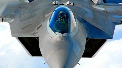 F-22: «хищник» вышел на тропу войны F-22: «хищник» вышел на тропу войны