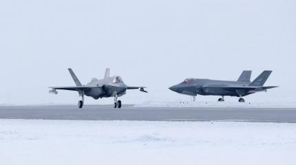 Десятки новых F-35 на Аляске: Россия готова к усилению США