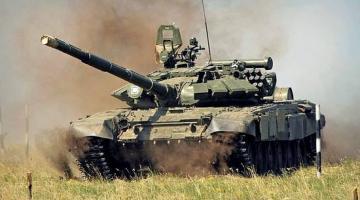 Зачем Россия перебрасывает танки к западным границам?