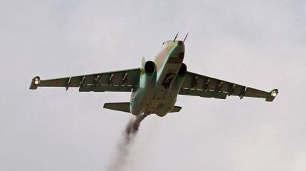 Штурмовики Су-25 наносят ракетный удар: кадры из кабины