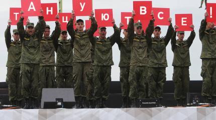 Танцоры в погонах Танцоры в погонах