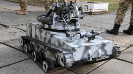 Украинские ученые подарили военным самодельный танк Украинские ученые подарили военным самодельный танк