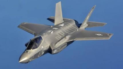 США перебрасывают на Аляску десятки F-35 в ответ на маневры России