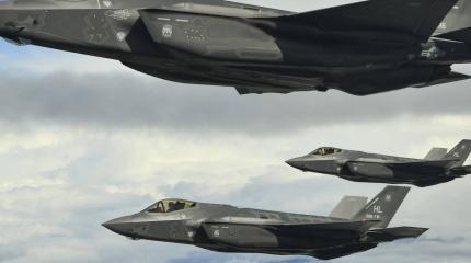 Стелс как мишень: F-35 вместо модернизации пополнят эскадрилью "Агрессоры"