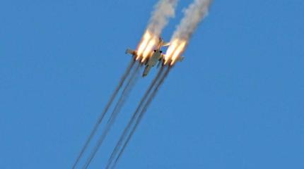 Штурмовики Су-25 ВКС РФ мощно отутюжили боевиков на севере Хамы