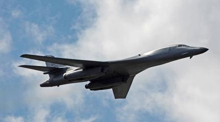 Полеты бомбардировщиков B-1B приостановили из-за проблем с парашютами